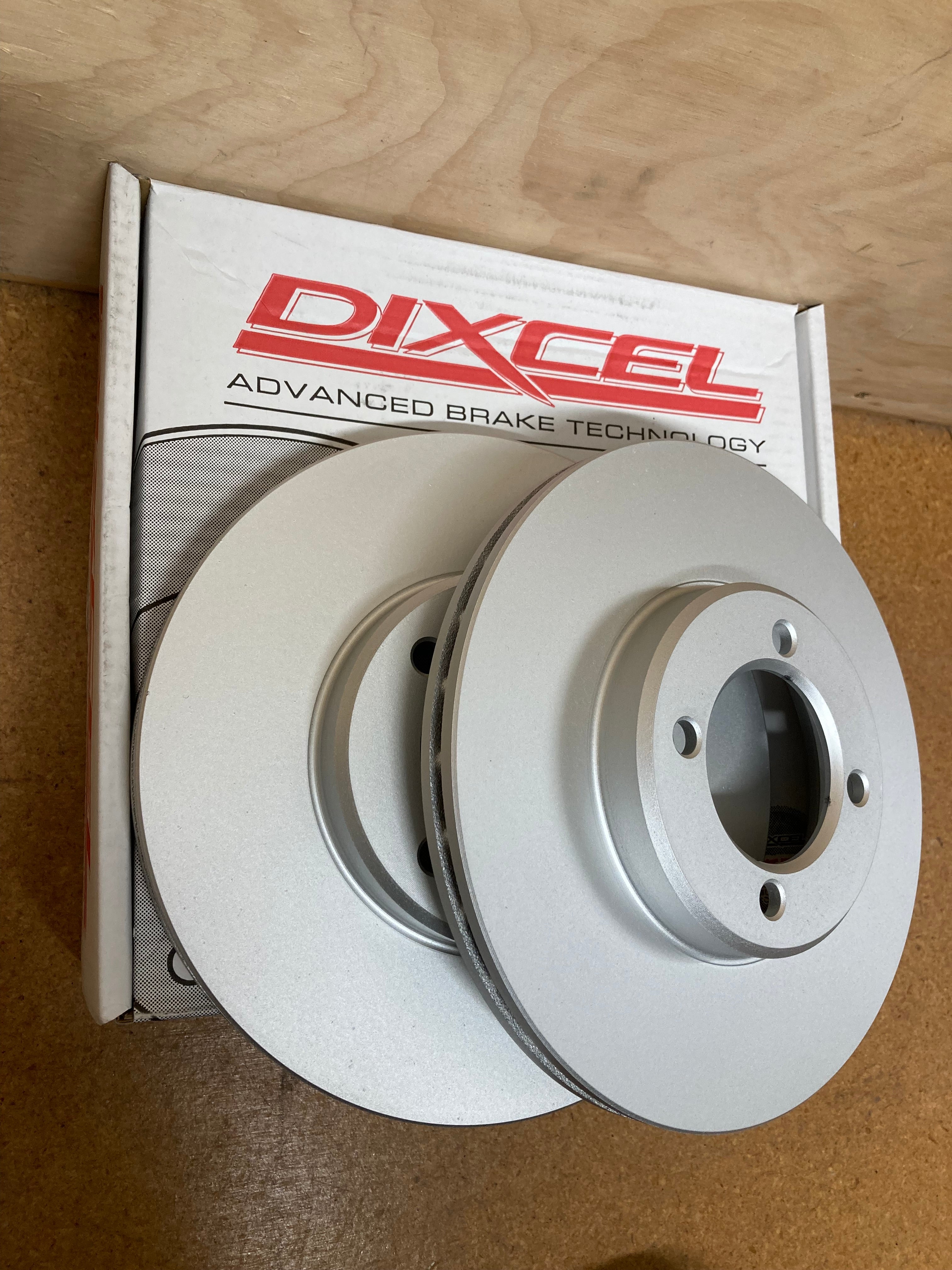 Toyota AE86 – Dixcel PD Front Disc Rotor Set